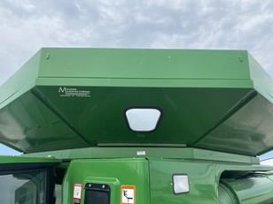 Main image John Deere S680 11