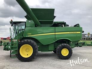 Main image John Deere S680 3