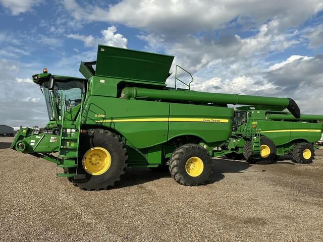 Image of John Deere S680 equipment image 4