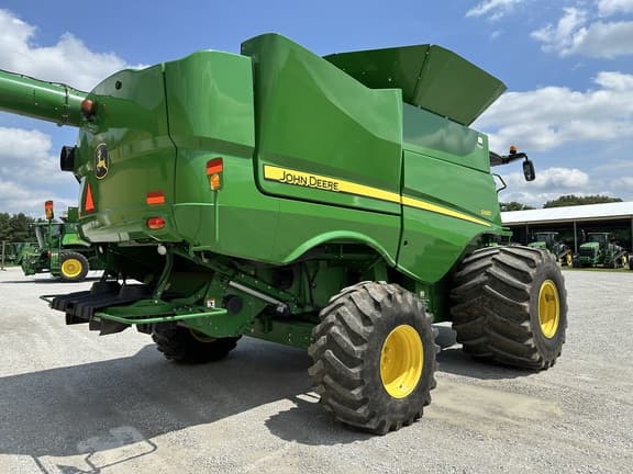 Image of John Deere S680 equipment image 2