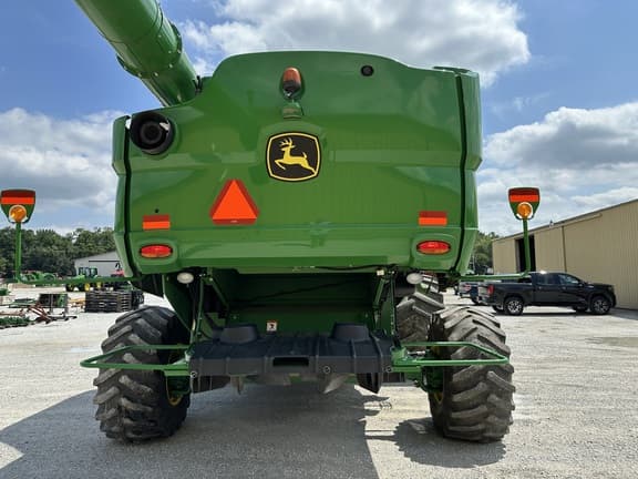 Image of John Deere S680 equipment image 3