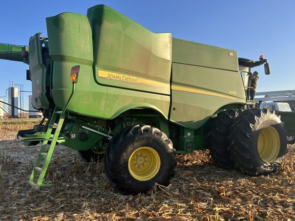 Main image John Deere S680