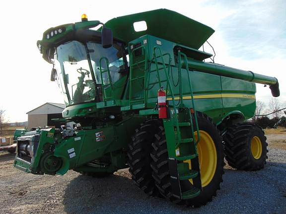 Image of John Deere S680 equipment image 3