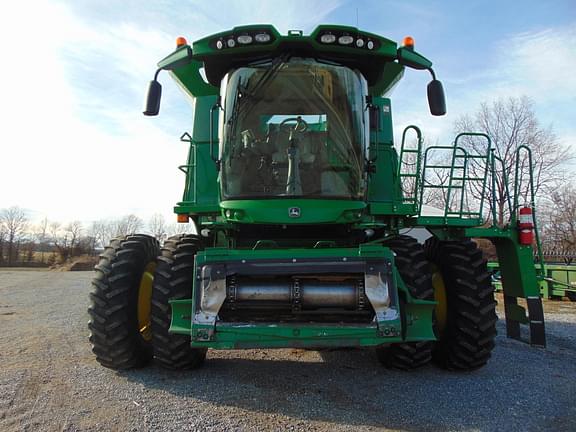 Image of John Deere S680 equipment image 2