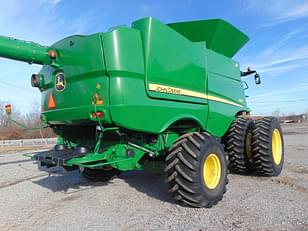 Main image John Deere S680 7