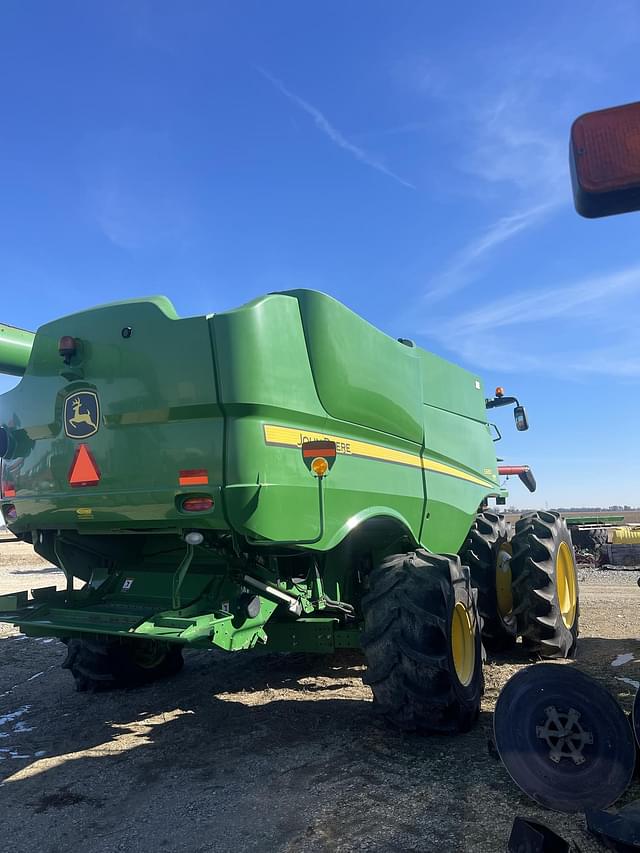 Image of John Deere S680 equipment image 3