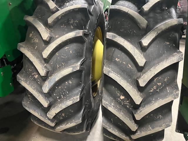 Image of John Deere S680 equipment image 4