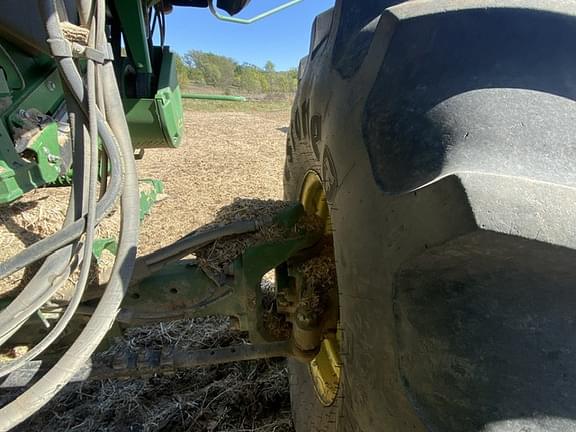 Image of John Deere S680 equipment image 4