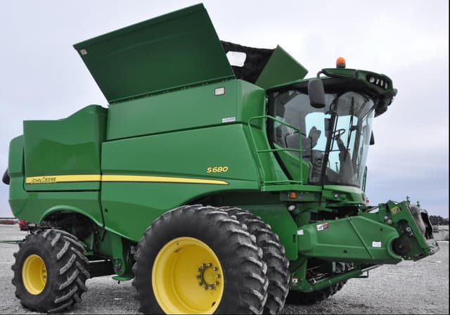 Image of John Deere S680 equipment image 3