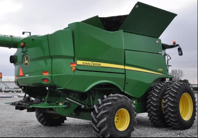 Image of John Deere S680 equipment image 4