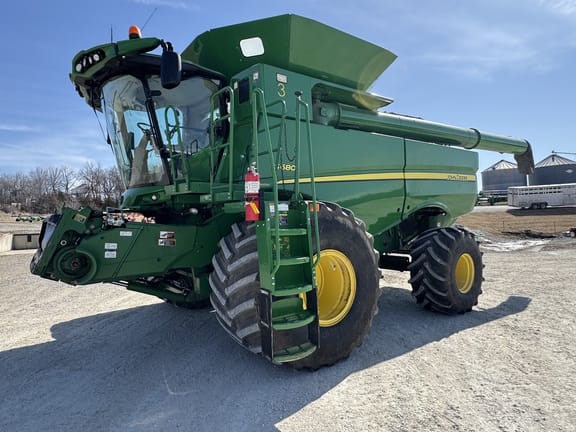 Main image John Deere S680