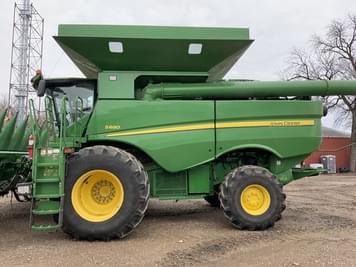 Main image John Deere S680