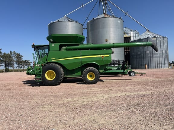 Main image John Deere S680