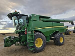 2014 John Deere S680 Image