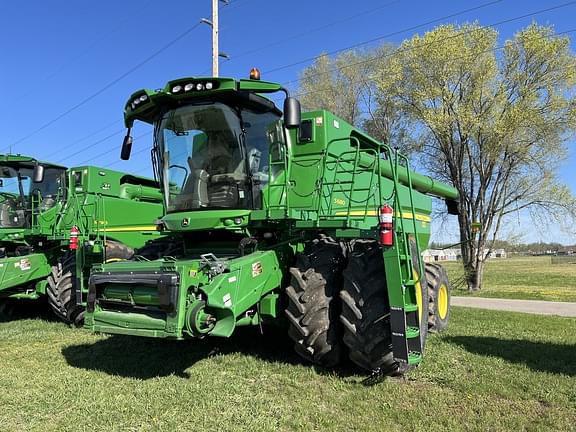 Image of John Deere S680 equipment image 1