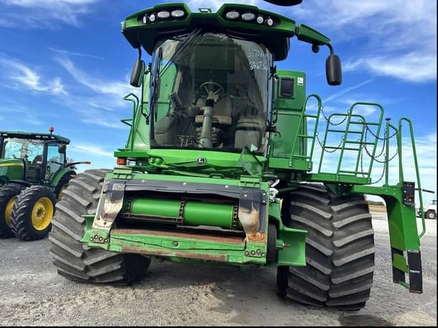 Image of John Deere S680 equipment image 2