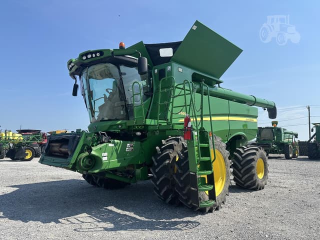 Image of John Deere S680 equipment image 2