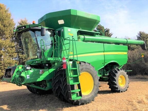 Main image John Deere S680
