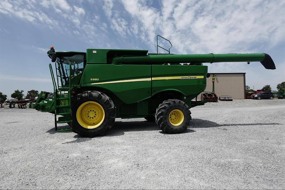 Image of John Deere S680 Primary image