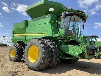 Main image John Deere S680