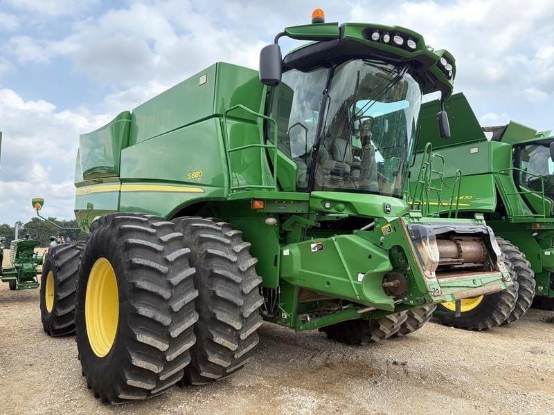 2014 John Deere S680 Equipment Image0