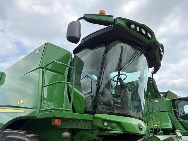Image of John Deere S680 equipment image 4