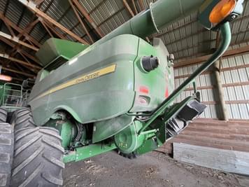 Main image John Deere S680