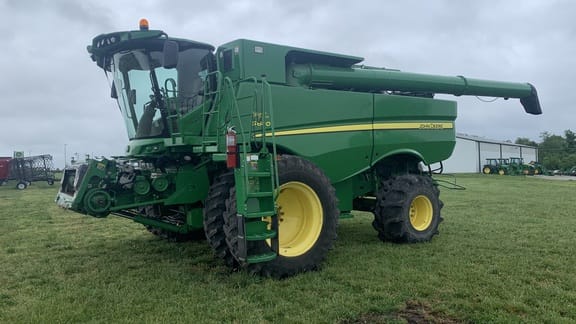 Main image John Deere S680