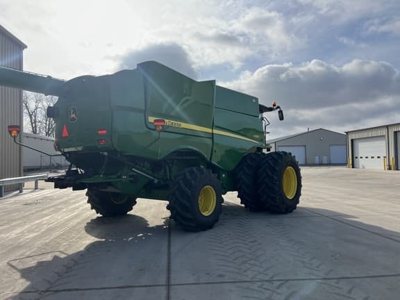 Image of John Deere S680 equipment image 2