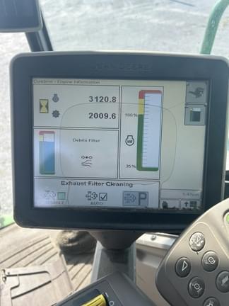 Image of John Deere S680 equipment image 1