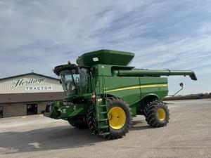 2014 John Deere S680 Image