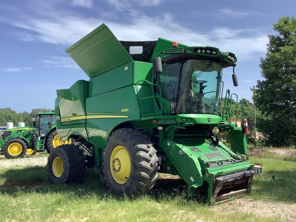 2014 John Deere S680 Equipment Image0