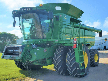 Main image John Deere S680