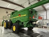 Thumbnail image John Deere S680 3