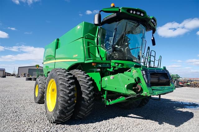 Image of John Deere S680 equipment image 3