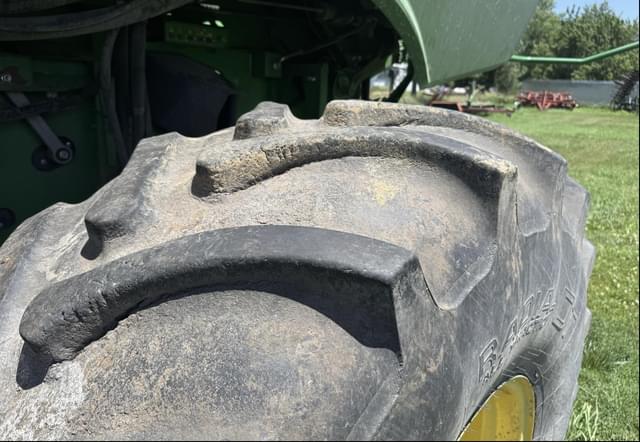 Image of John Deere S680 equipment image 4