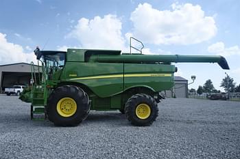 2014 John Deere S680 Equipment Image0