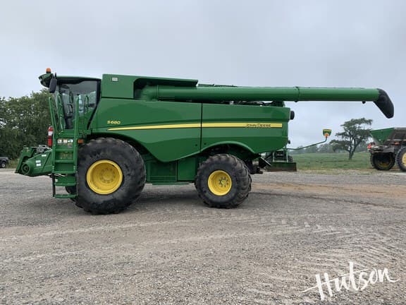 Image of John Deere S680 equipment image 3