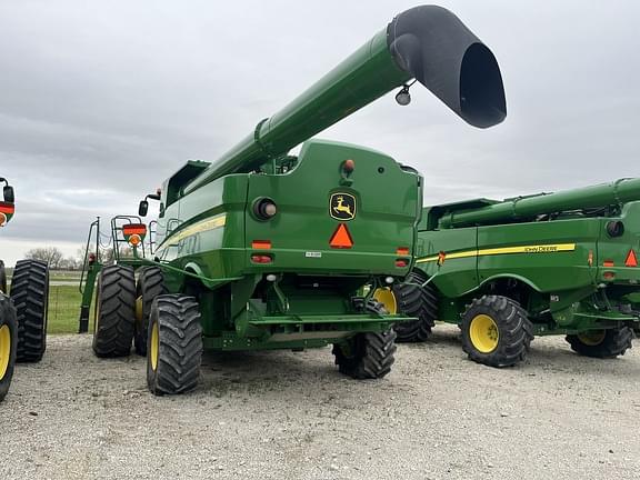 Image of John Deere S680 equipment image 4