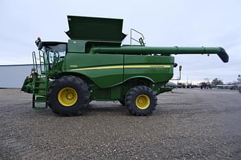 2014 John Deere S680 Equipment Image0