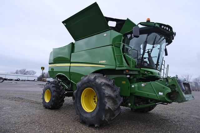 Image of John Deere S680 equipment image 3