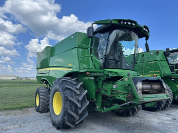 Main image John Deere S680
