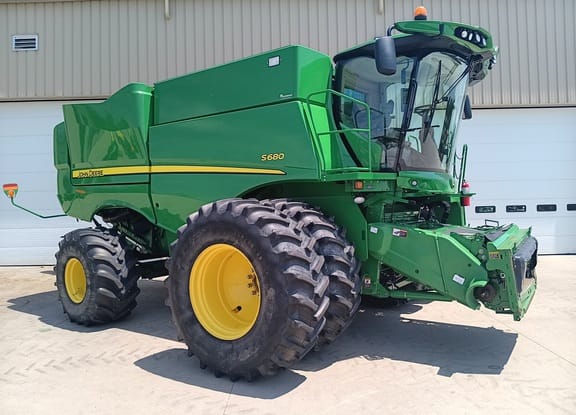 2014 John Deere S680 Equipment Image0