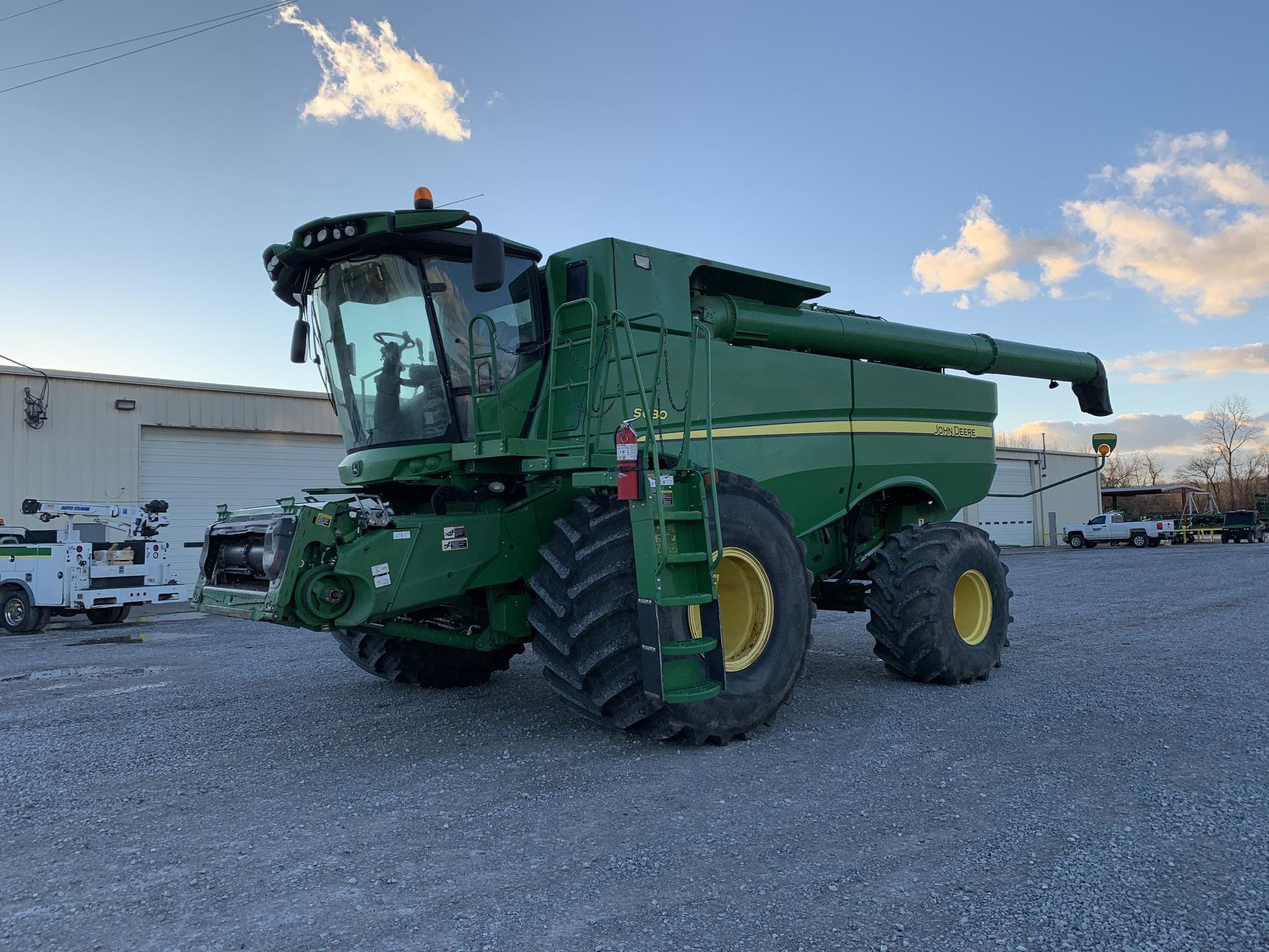 Main image John Deere S680