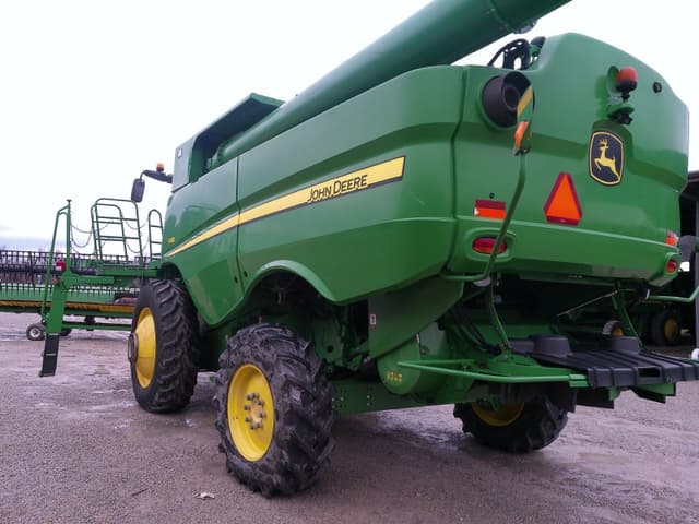 Image of John Deere S680 equipment image 2