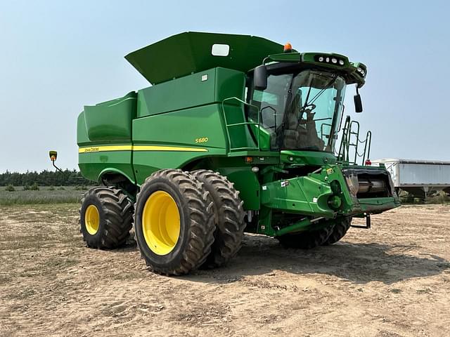 Image of John Deere S680 equipment image 2