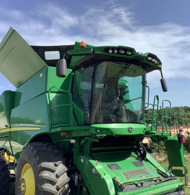 Image of John Deere S680 equipment image 3