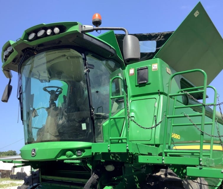 2014 John Deere S680 Equipment Image0