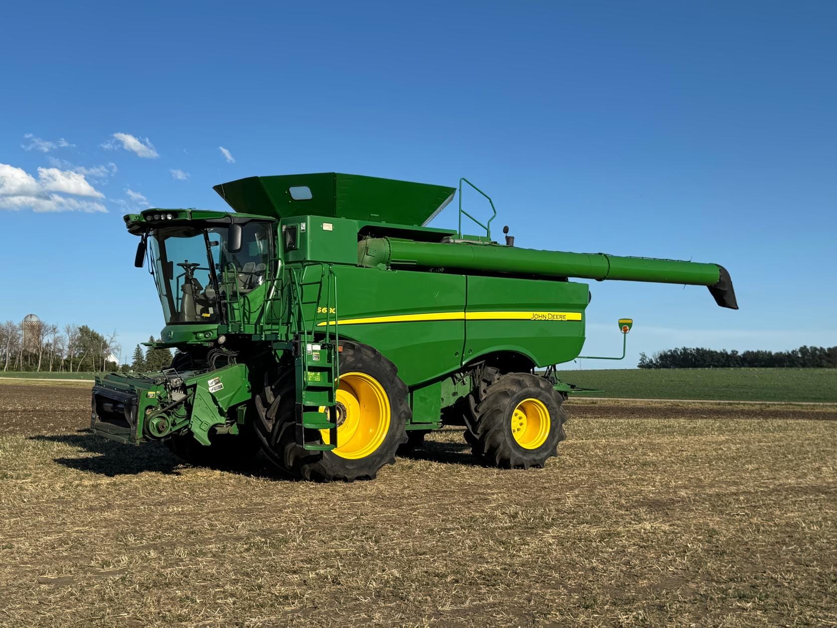 2014 John Deere S680 Equipment Image0