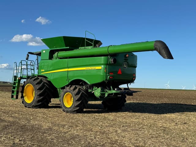 Image of John Deere S680 equipment image 3